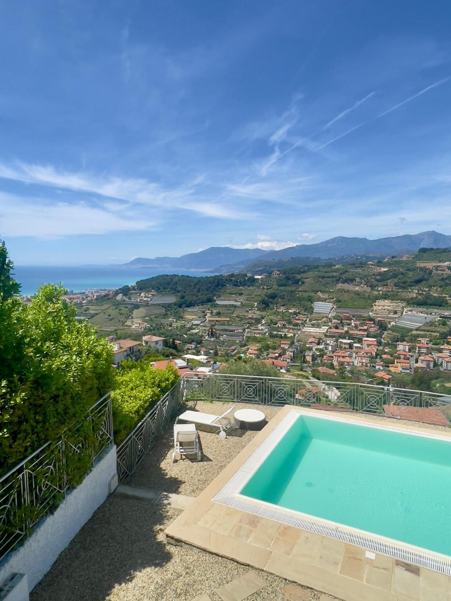 Villa Gaia - Luxury Villa, Pool & Wellness Rooms Bordighera Exterior foto